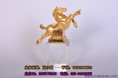 酒店庆典礼品全攻略 水晶定制与花卉工艺的完美结合